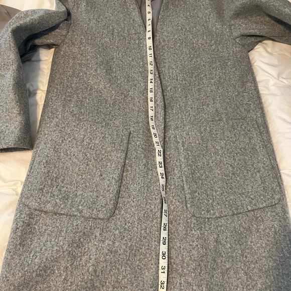 Zara outerwear tagged XS oversized - Picture 3 of 9